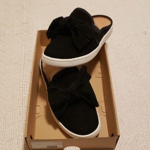 UGG Women's Luci Bow Sneaker Black Size 6.5 New